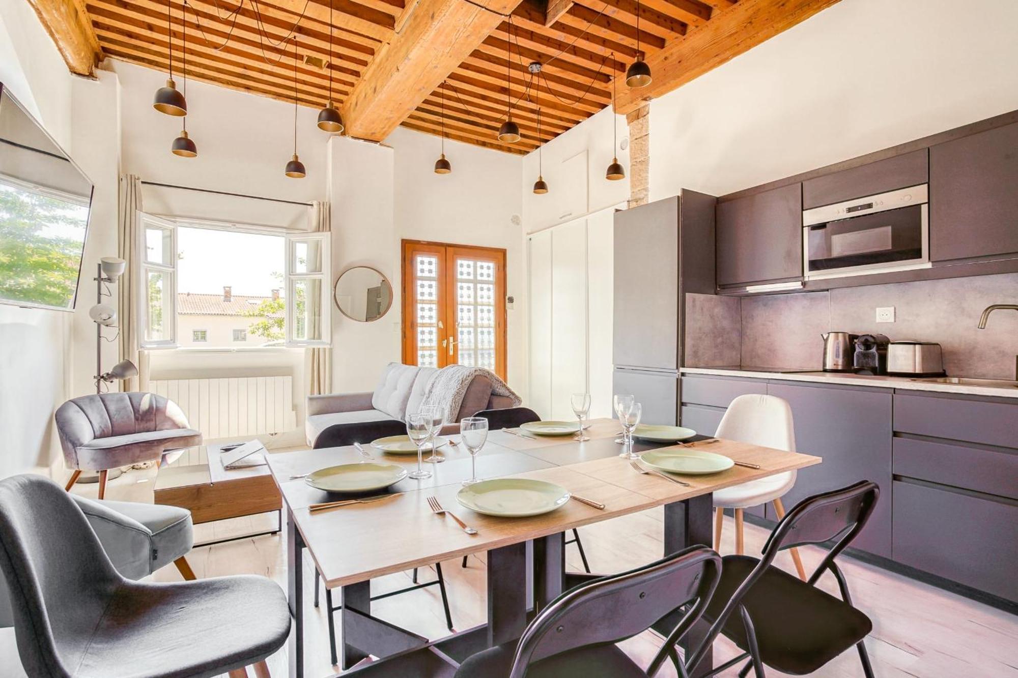 Charming 6-person Terreaux & Croix Rousse Area Appartamento *